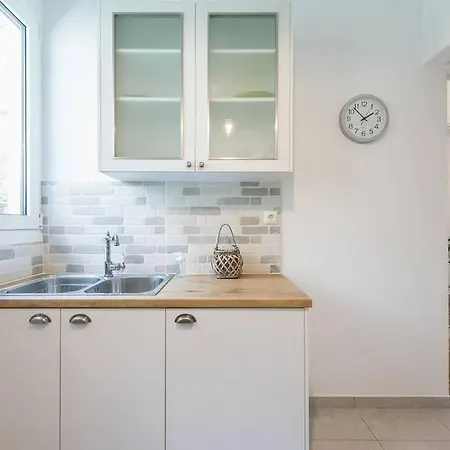 Appartamento Casa Pamisou near Attiki metro station Atene Esterno foto