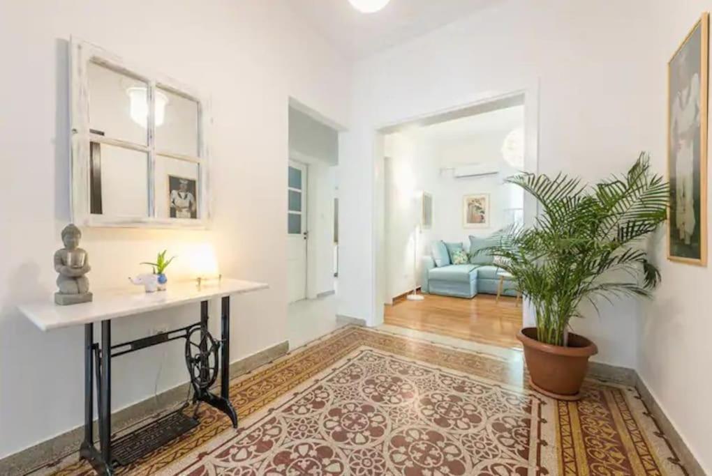 Casa Pamisou Near Attiki Metro Station * Athens