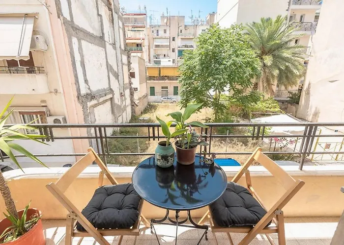 Casa Pamisou Near Attiki Metro Station