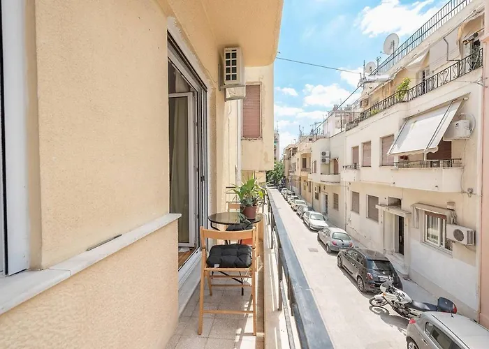 Casa Pamisou Near Attiki Metro Station