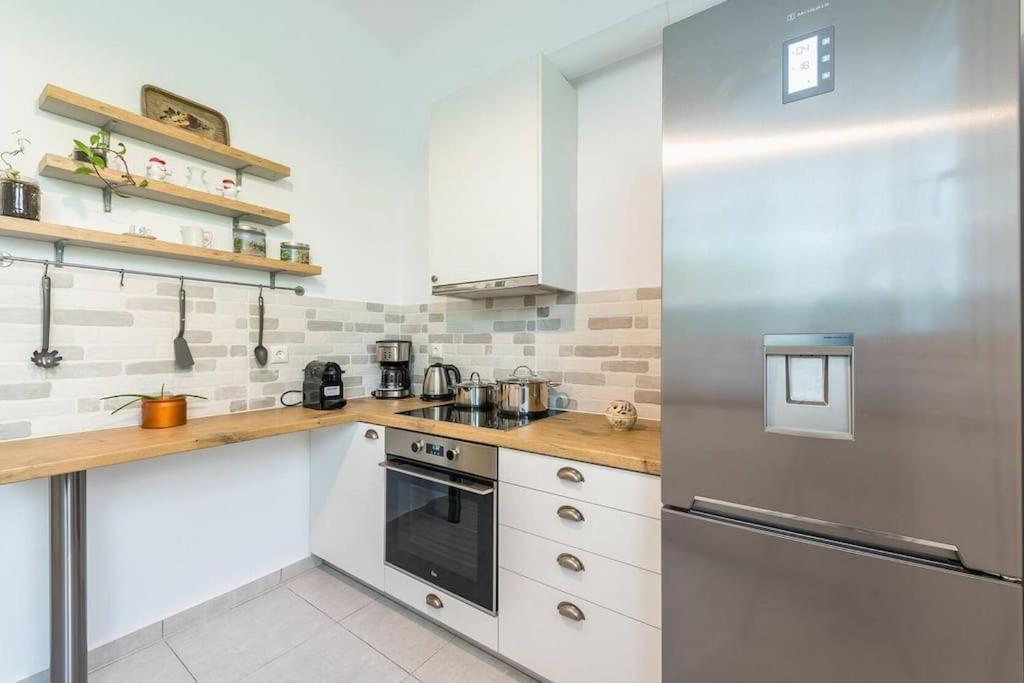Apartment Casa Pamisou Near Attiki Metro Station *